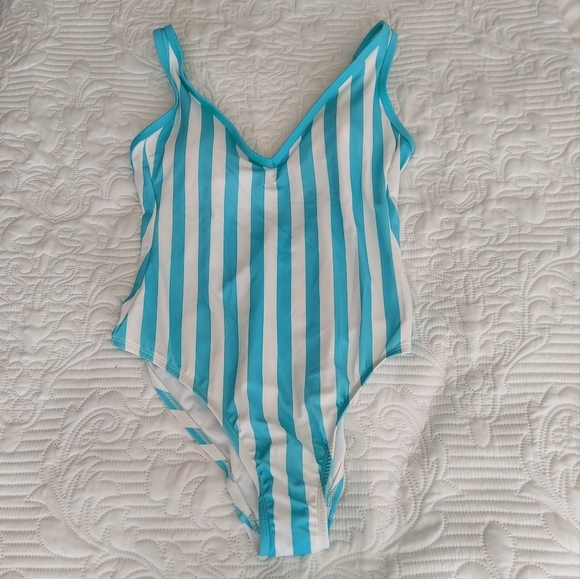 Kona Sol One Piece Striped Swimsuit - Picture 5 of 14